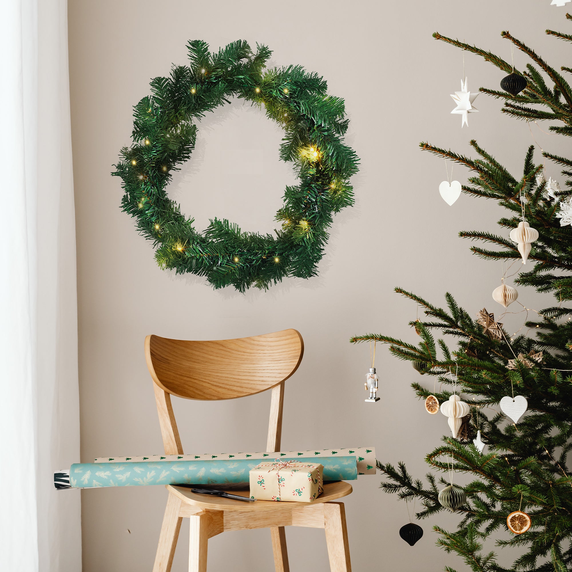 Pre-Lit Timberland Spruce Wreath - 3 Size Options