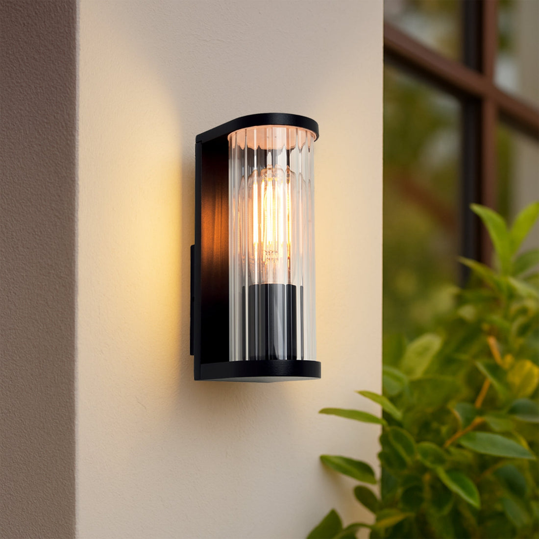 Arlo Outdoor Wall Light