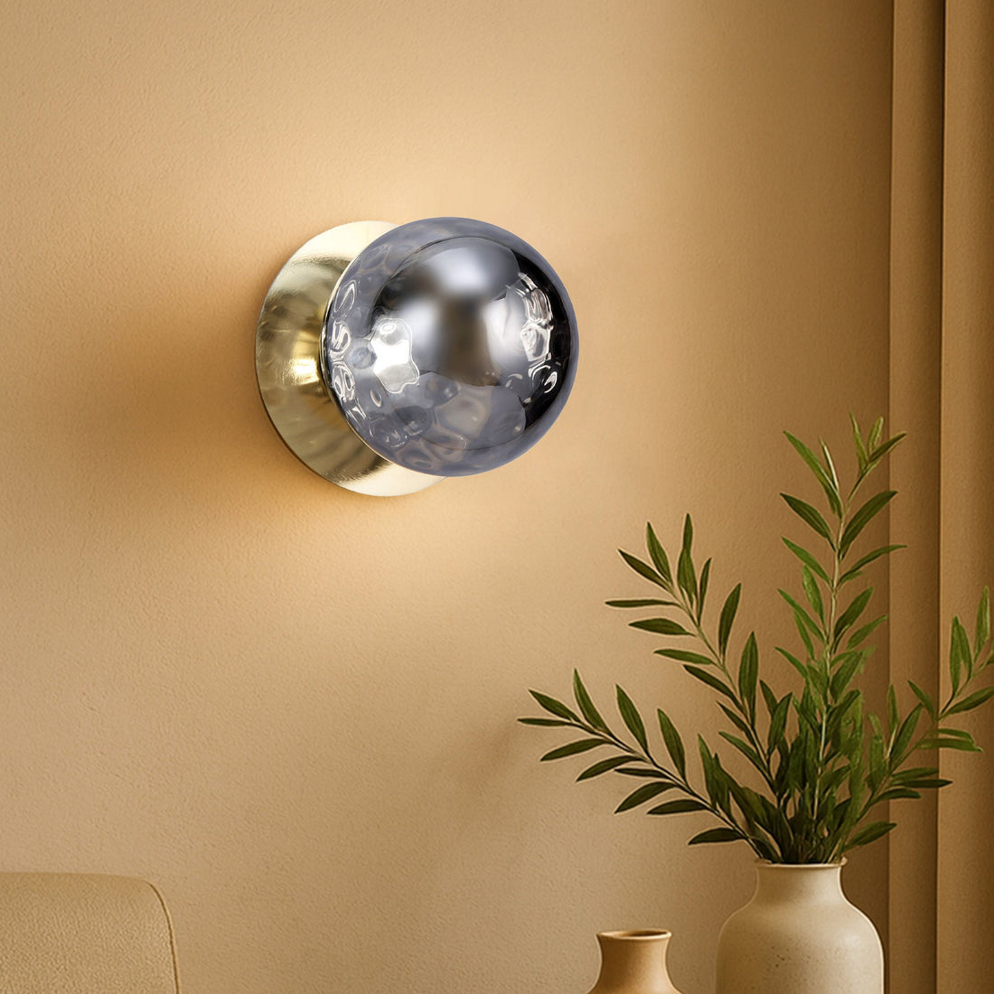 Odessa Molten Ripple Glass LED Wall Light with Gold Base - White/Large