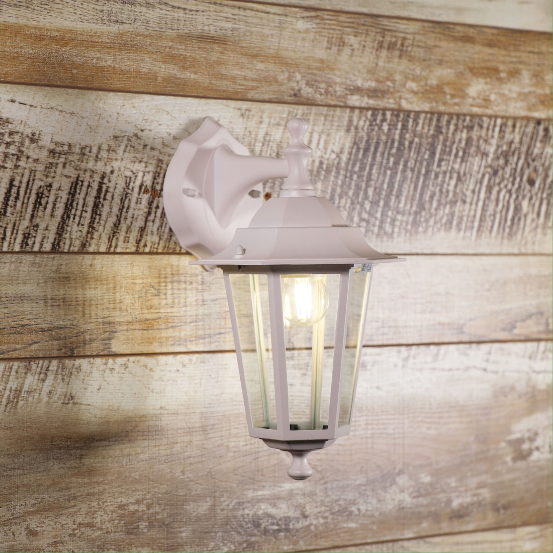 Ascot Traditional Outdoor Wall Light Up White