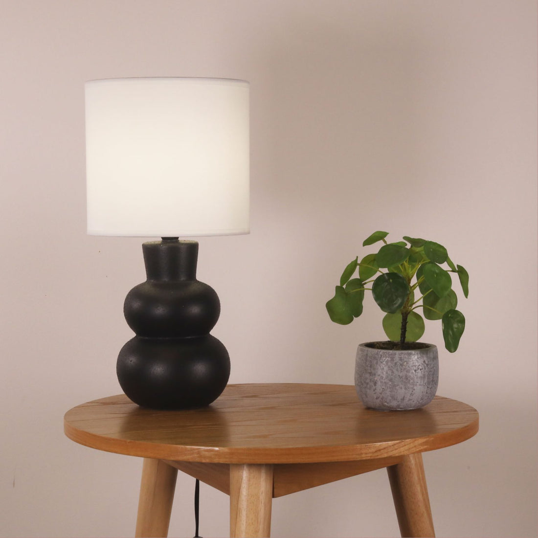 Holla Ceramic Table Lamp Black